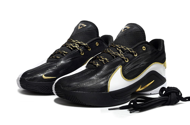 Nike LeBron 22 Mogul